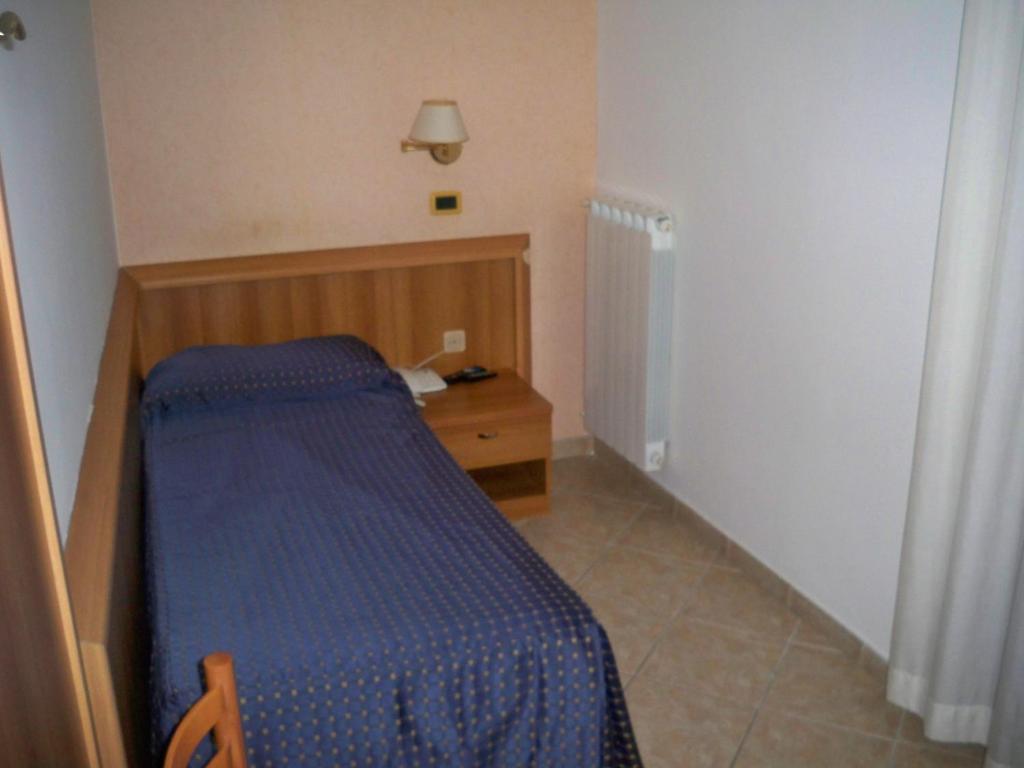 Albergo Corradetti Castel Di Sangro Habitación foto